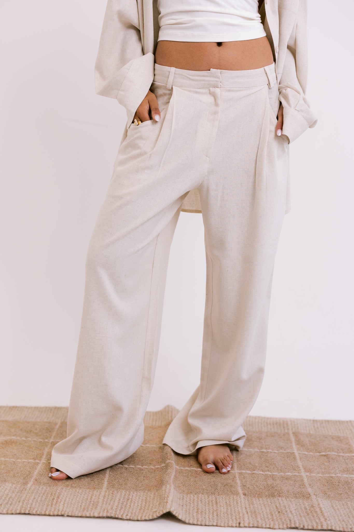 Flowing Linen Trousers - Beige